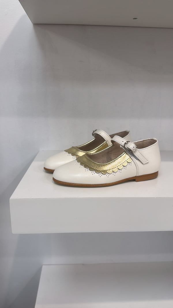 Don Louis Oﬀ White Gold Scallop Trim Mary Jane