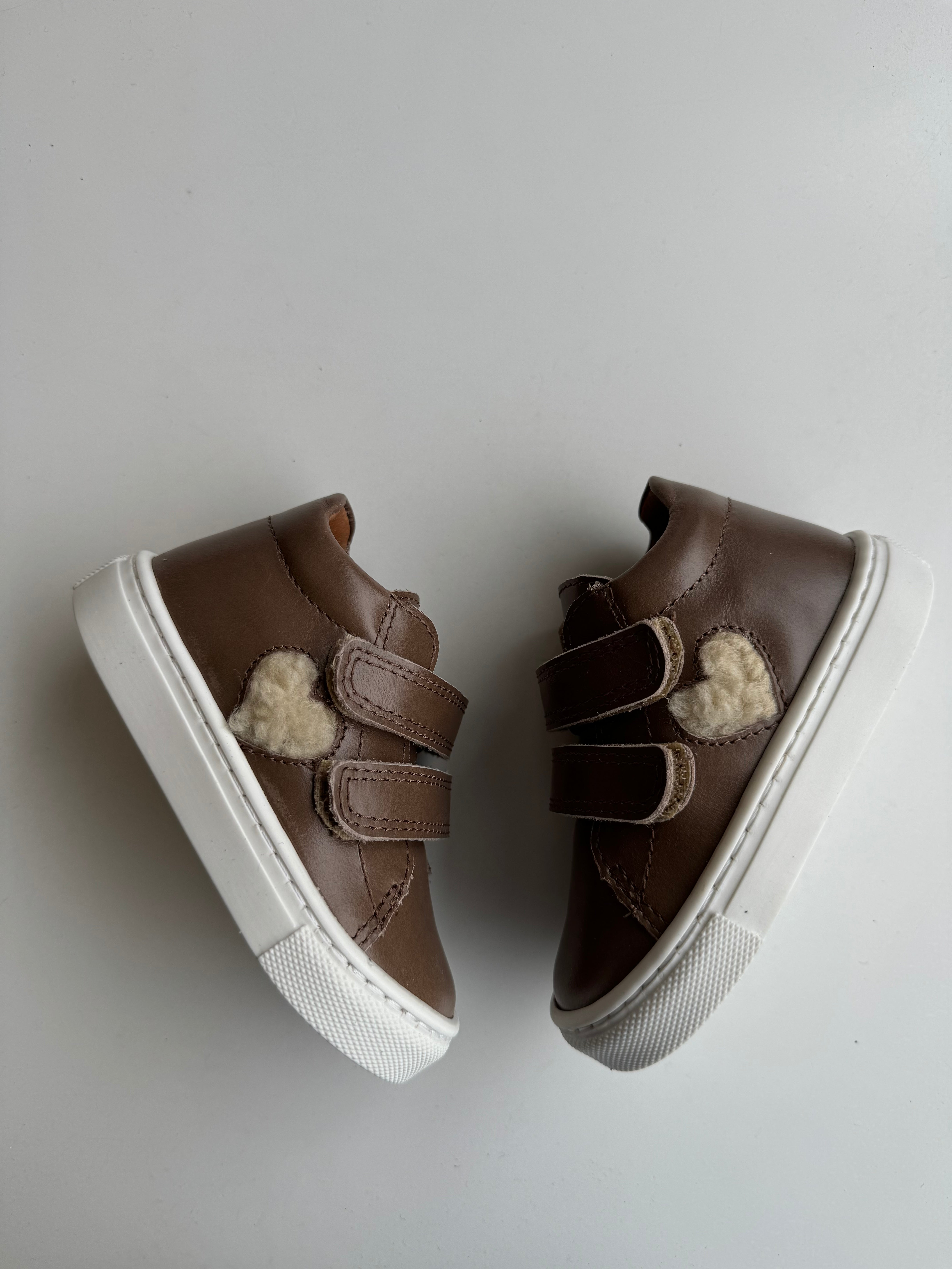 Atlanta Baby Taupe Sherpa Heart Velvet Sneaker