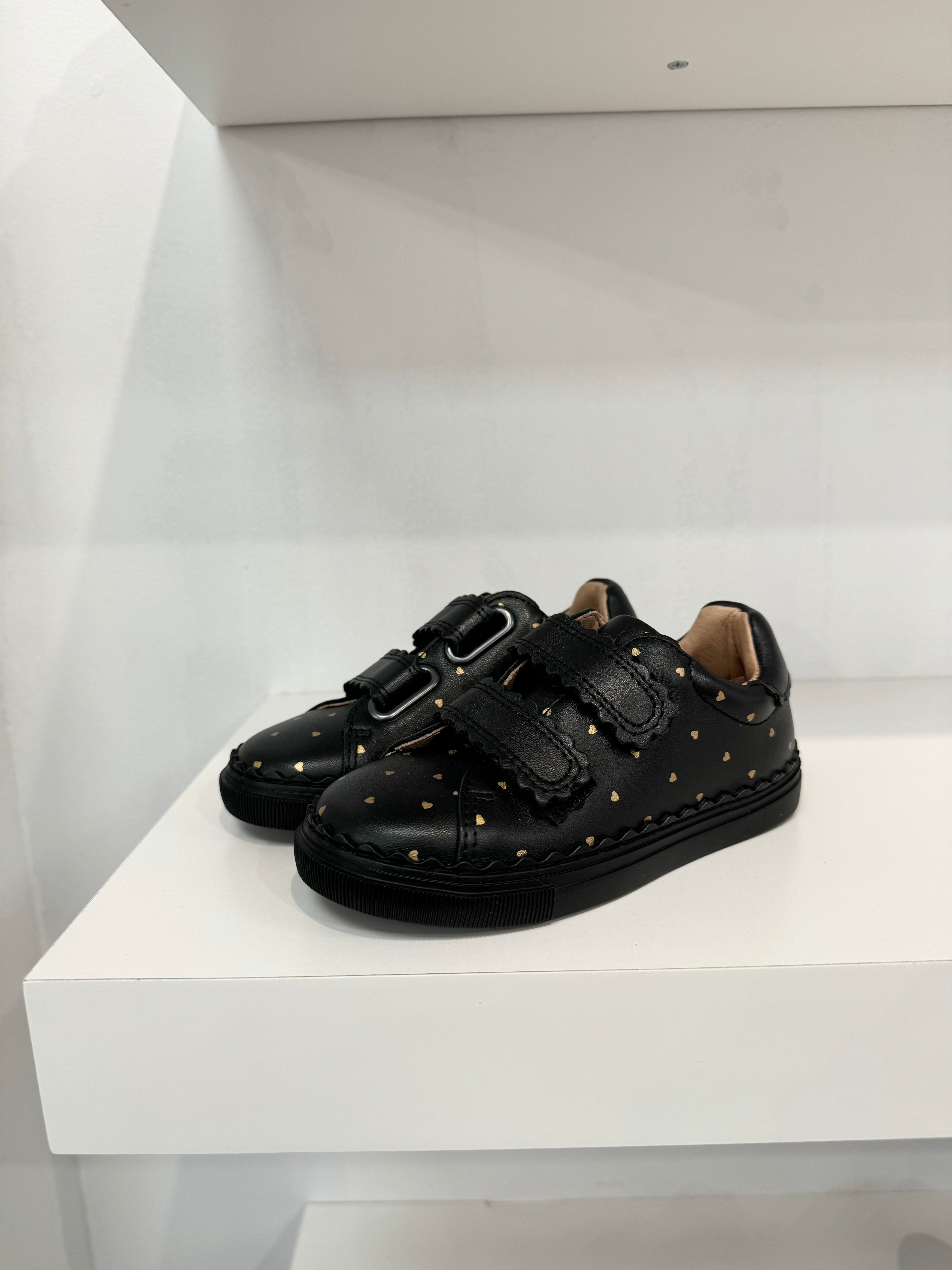 Porte Black Gold Hearts Velcro Sneaker