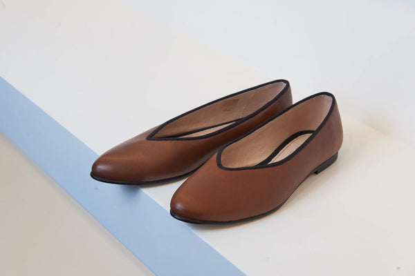 Valencia Brown Pointed Flat