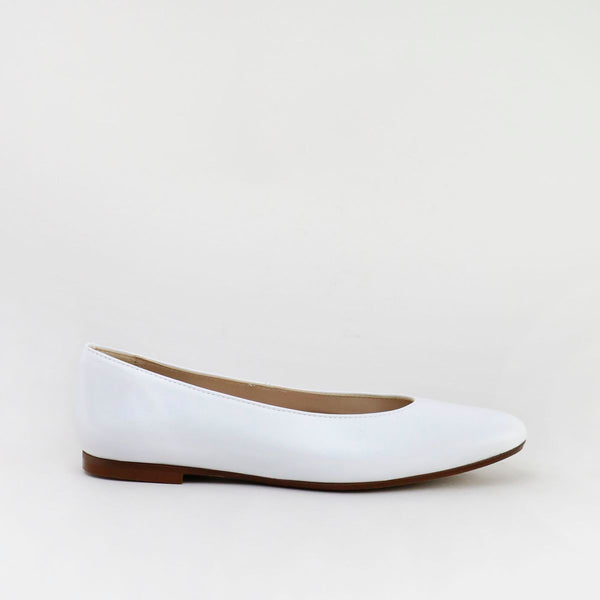 Papanatas White Pointed Flat